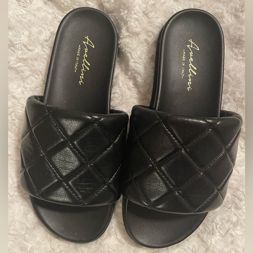 Women’s shoes size 7 1/2